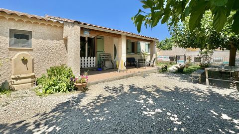 Come and discover at Buyhom a single-storey house of 114.88 m2 located in L'Isle-sur-la-Sorgue. This charming property has three bedrooms, a bathroom, a separate toilet, a fitted kitchen with a scullery, and a laundry room. The beautiful 16 m2 verand...