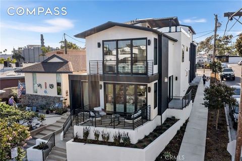 Never before lived in, this chic and contemporary new back unit in the heart of Corona del Mar’s charming village presents an outstanding move-in-ready opportunity. Attached to just one other residence, which is also brand new and available for sale,...