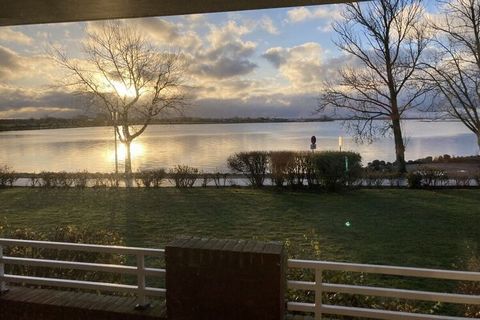 Wir begrüßen euch in unserer kleinen Ferienwohnung auf Fehmarn mit direktem Meerblick im urigen Ort Lemkenhafen. Hier bleiben keine Wünsche offen. Egal ob Wassersportler, Naturentdecker, Hundeliebhaber oder Erholungssuchender – hier verbringt jeder e...