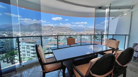 Luxuriöses Penthouse zum Verkauf in Antalya, Liman, Konyaaltı Details zur Immobilie: Art: Penthouse Alter: 6 Jahre Ort: Liman, Konyaaltı Bruttogröße: 320 m2 Gesamtfläche: 295 m2 Eigenschaften der Wohnung: 4 Schlafzimmer 1 Ankleidezimmer 2 Hauptschlaf...