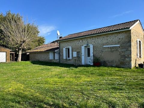 Christel MILCAN, votre conseillère en Immobilier de Prestige, vous invite à découvrir cette magnifique propriété située en pleine nature à seulement 5 minutes du centre d'Yvrac. Cette maison de 4 pièces, d'une surface de 102 m², est nichée au milieu ...