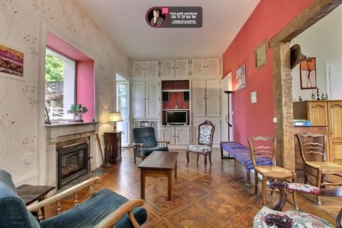 SAINT GENIX SUR GUIERS (73240) Exclusivity! Less than an hour from the center of Lyon and less than half an hour from Chambéry, discover this charming 19th century mansion, ideally located in the heart of Saint Genix Les Villages, in the immediate vi...