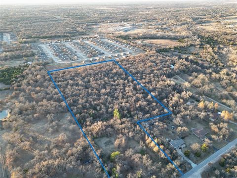 DEVELOPERS!!! Here is your chance to build out in the growing community of Choctaw, OK. Seller already has the PUD approved and the land is ready to break ground. Come build out Canyon Oaks.