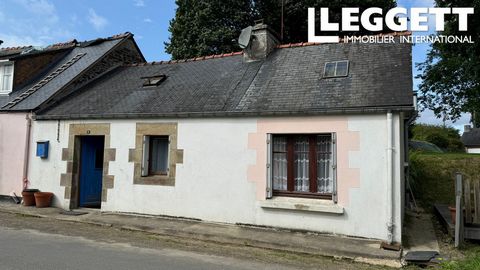 A31810MCW22 - This delightful cottage on a quiet road in Maël Carhaix is the perfect 'lock up and leave' holiday home, with bedroom, bathroom, living and kitchen area on one level and an outdoor terrace that requires no upkeep! Near to the bustling t...