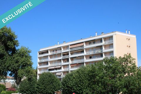 Situé dans la charmante ville de Montélimar, cet appartement de 89,08m² situé au 1er étage avec ascenseur, offre un cadre de vie idéal. Proche des commodités et des points d’intérêts, la localité permet un accès facile aux commerces, restaurants, éco...