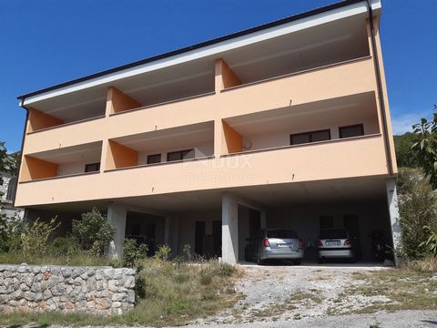 Location: Ličko-senjska županija, Senj, Senj. SENJ - Apartment on the ground floor, near the sea. It consists of a living room, kitchen, two bedrooms with private bathrooms, toilet, hallway, room and a large loggia of 13.80 m2. The apartment also has...