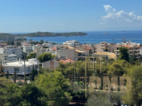 Voula (Nea Kalymnos), penthouse etagevåning 230 kvm, 4: e och 5: e våningen (vind), 6 sovrum (alla mästare med eget badrum), 6 badrum, 1 toalett, kök i öppen planlösning, vardagsrum och matsal, stora verandor. Ljus, intern trappa, autonomt värme-/kyl...