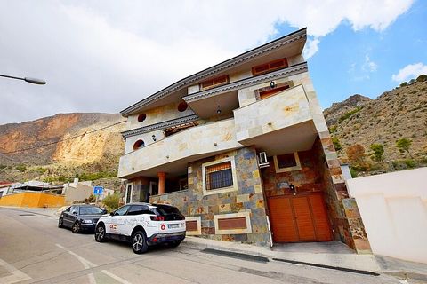 6 bedrooms luxury detached villa near the mountain in Redován . Luxury chalet with 7 rooms next to the mountain in Redován This house built with high quality materials consists of four floors. The ground floor is an open-plan garage, the ground floor...