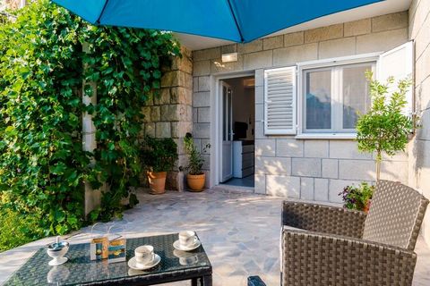 Apartments L&M are located in Gruz, modern part of today's Dubrovnik, only 15 minutes ride from the Old Town of Dubrovnik. Property location is perfect for getting to know undiscovered areas of Dubrovnik and visiting Dubrovnik's breathtaking archipel...