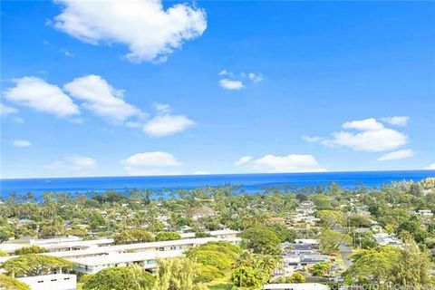 Welcome to Windward Passage! This captivating unit features 3 bedrooms, 2 bathrooms, and includes 2 parking stalls for your convenience. Enjoy breathtaking views of the ocean and mountains from the comfort of your new home. Situated in a prime locati...