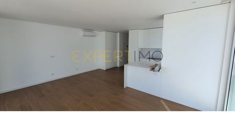 Apartment 1 Sea view, 1bedroom, bathroom, balcony, equipped kitchen, 1 parking place, storage room. swimming pool gated community. Categoria energetica: A #ref:APA_2035