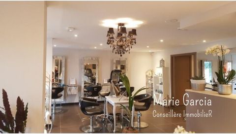 Salon de coiffure et d'esthétique, investit dans une démarche écologique unique dans le secteur. emplacement et visibilité numéro 1 CE QUI FAIT LA DIFFERENCE : Concept de marque HAIRBORIST coloration végétale, en pleine ascension dans tous les salons...