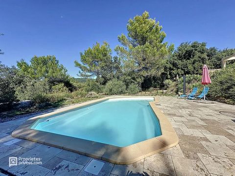 Située à Tavernes en Provence Verte dans le Var ,très belle maison d'environ 162m2 sans aucun vis à vis avec piscine sur un terrain de plus de 2800m2 entièrement clôturé avec portail électrique. Très grand espace composé d'une cuisine équipée ouverte...