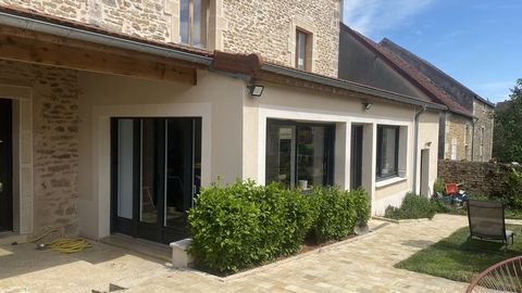 Maison rénovée avec 4 chambres et dépendances. COUTARNOUX (89)