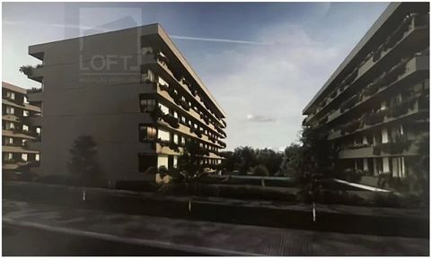 T3 Luxo no Condomínio Parque Verde em Guimarães Piso 3 Fr. N Excelente Localização Junto a 3ha de Parque, Ciclovia e a 5 mints do Centro Edf. c/ 3 Blocos, 26 Aps Suite 2 Quartos WC Apoio Quartos Varanda Comum aos Quartos WC Social Sala Comum Cozinha ...