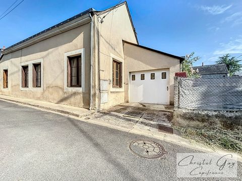MONTVAL SUR LOIR (72500)centre ville, maison plain-pied à vendre T4 avec garage sur parcelle de 315 m²