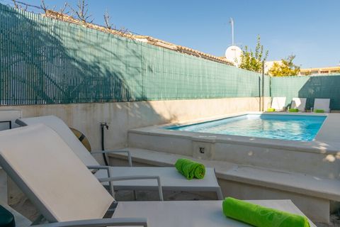 After an entertaining day at the beach, the private chlorine pool measuring 5 x 2.5 meters and 1.5 meters deep will be waiting for you to cool off and relax. In addition, you can sunbathe on the sun loungers and enjoy a delicious barbecue at the porc...