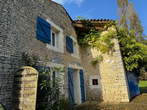 Charentaise atypique, pleine de caractère et de possibilités