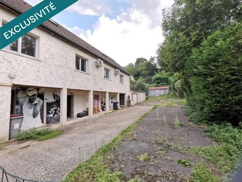 Proche centre ville....Locaux de plus de 400 m²....