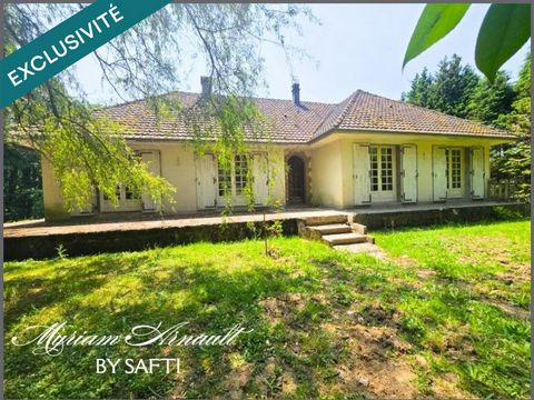 Maison de plain-pied 157 m², sous-sol semi enterré, Terrain boisé