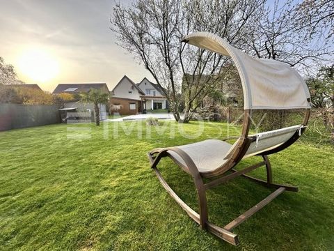 Vida con estilo, trabajo exitoso Fantástico edificio residencial y comercial con piscina, terraza acristalada y gran parcela Bienvenido a su nuevo hogar en Hagenburg, un lugar donde la calidad de vida, el estilo y la funcionalidad se fusionan de una ...