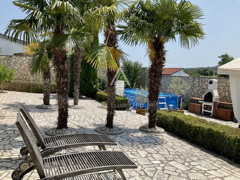 ID CODE: ALG-3316 ALPHA LUXE GROUP REAL ESTATE Mob: +385 99 441 3836 Tel: +385 52 204 933 E-mail: info@alphaluxegroup.com https://alphaluxegroup.com
