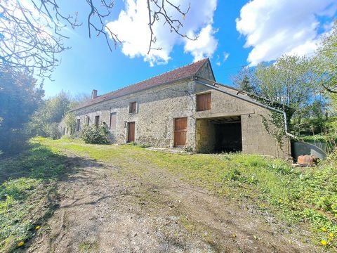 Longère à restaurer sur 1,1 hectare, vue dégagée