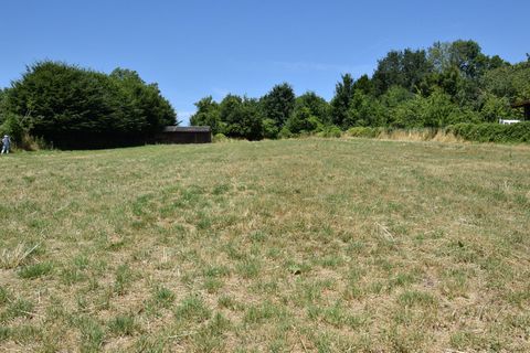 Terrain à bâtir de 3524 m²- 35 m de façade Plat -Exposition sud-est proche Villers-Cotterêts