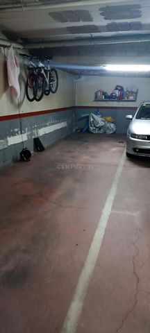 Plaza de aparcamiento de 28,18 m2, de facil acceso, en planta -1 de edificio residencial, en zona tranquila. No pierdas estas oportunidad de tener en propiedad una plaza de aparcamiento en Montmeló.