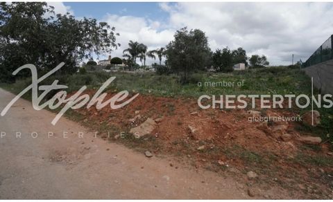 Located in Olhão. Price Recently Reduced From 260.000 Euros To 240.000 Euros. This 4,080m2 plot is located in Charneca near Olhão with a pre-approval for a construction project of up to 265m2 with 2 floors plus a basement. This is an opportunity to d...