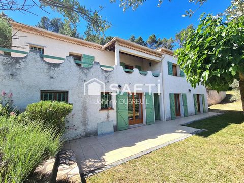 PIGNANS - MAISON TRADITIONNELLE DE 225M2 COMPOSEE DE 3 APPARTEMENTS, PISCINE, TERRAIN DE 4556M2, VUE DEGAGEE