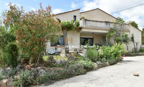 MAISON NON-MITOYENNE DE TYPE T6 AVEC VUES, TERRASSES, PISCINE ET GARAGES