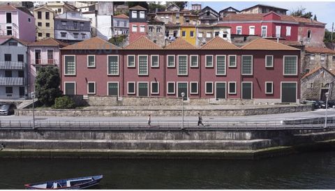 Loja em Construção com Vista Rio em Vila Nova de Gaia Pescaria - edifício industrial preservado na margem sul do Douro com 18 apartamentos T1, 2 espaços comerciais e 8 lugares de estacionamento à venda em Gaia No coração da frente ribeirinha de Vila ...