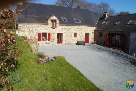 Located within walking distance to Josselin is this beautiful traditional stone property which offers a 4 bedroom main residence and an attached 2 bedroom gite. The property is set within 2530sqm of grounds with a courtyard to the front, gardens to t...