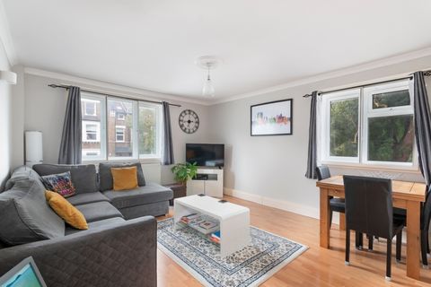 A very smart first floor flat forming part of this small modern building ideally located in the Heart of Wandsworth. The property is accessed via a secure entrance with Entryphone system with stairs to the first floor. On entering the flat, the hallw...