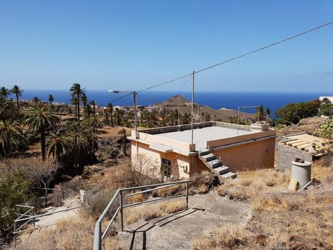 Nice house in Alojera, in Valle Hermoso, La Gomera. The house is located in a place with unobstructed views from where you can see the sea and enjoy the mountains. Very close to the highway and the urban area. If you are looking for a place to discon...
