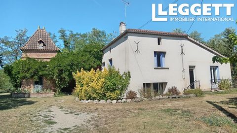 A24288CHU47 - On a pretty piece of land near to Aiguillon, a renovated house is located right on the river. It would be possible to make this into a very charming property with some landscaping. This interesting property is at a competitive price in ...
