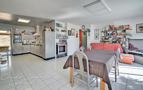 Dpt Charente Maritime (17), à vendre maison P4 de 101 m² - Terrain de 472,00 m² - Plain pied