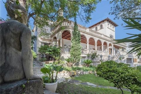Stately villa in the centre of Palma, Plot of 1,100 m2 approx. and 600 m2 built, Large hall with living room, fitted and equipped kitchen, 7 bedrooms, 5 bathrooms (2 en suite), toilets, master bedroom with living room and large dressing room. Ground ...