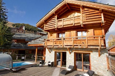 Chalet Le Loup Lodge is an attractive and comfortable chalet near the Place de Venosc in the winter sports mecca Les Deux Alpes. The chalet is located within 200 m of the 'Du Diable' cabin lift and the centre with shops, bars and restaurants. The sau...