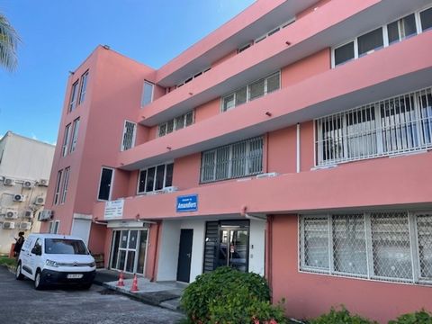 Dpt Martinique (972), à vendre LE LAMENTIN Local commercial d'environ 200 m²
