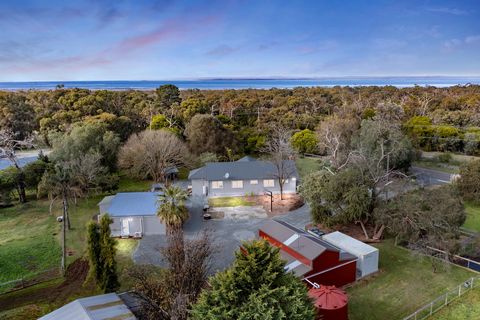 Discover the beauty and productivity of semi-rural living at this Somerville farmlet near the stunning Yaringa Marina. A lifestyle allotment measuring just over five acres is gifted with two separate homes, allowing for easy intergenerational living,...