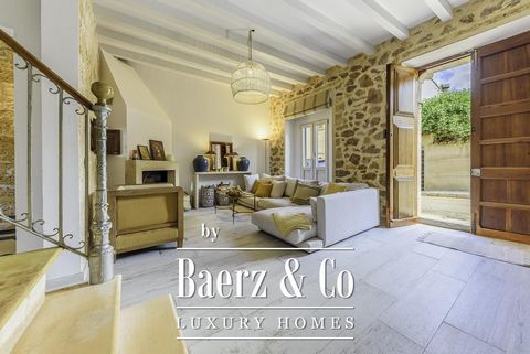 Exclusively with MBM. Located in the charming village of S'Arracó, this two-storey house captivates with its traditional architecture and authentic details. Retaining its original charm, this property has been carefully renovated and offers a welcomi...