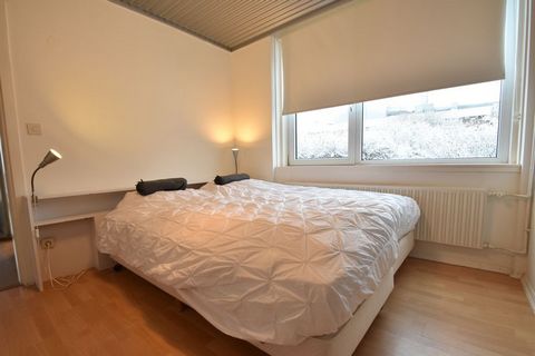 Cet appartement pour quatre personnes se trouve dans l'un des plus beaux endroits de Bergen aan Zee. Vous pouvez sentir l'odeur de la mer du Nord qui se trouve à moins de 100 mètres de vous ! Vous passerez ici assurément d'excellentes vacances à la p...