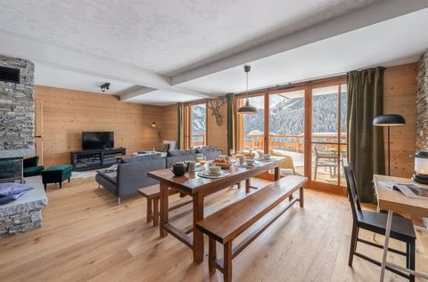 This magnificent 3 bedroomed apartment is on the first floor of a luxury residence (built 2015) in the heights of the village of Chatel, near the ski slopes of Super-Chatel which are accessible on foot (400m). The village centre is approximately 750m...
