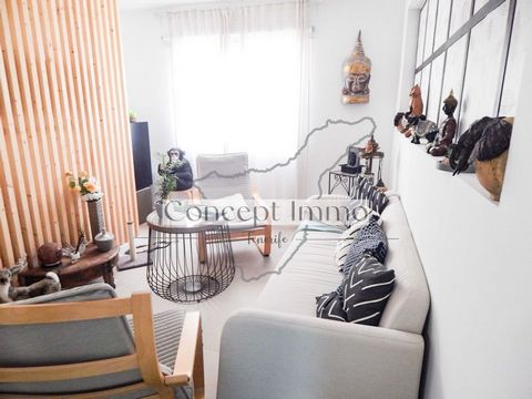 Modern and renovated three-bedroom apartment with balcony! This modern, completely renovated three-bedroom apartment is located in Valle San Lorenzo, in a well-kept complex built in 2001 and under constant maintenance. The apartment is modern and pra...