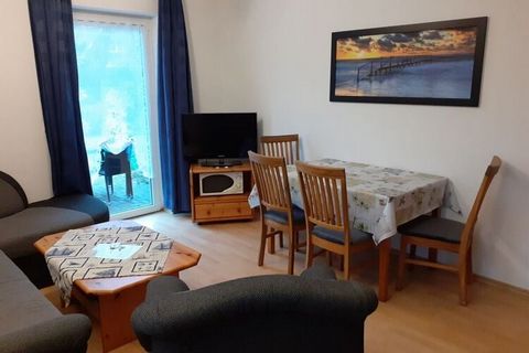 Die Ferienwohnung bietet zwei Schlafräume jeweils mit Doppelbett, ein helles Wohnzimmer mit Küchenzeile (mit Schlafcouch) und Essbereich sowie Terrasse zum Garten und ein Badezimmer. Im Haus steht eine Gemeinschaftswaschmaschine und kostenloses WLAN ...