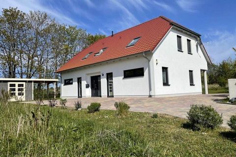 Neugebautes, modernes und geräumiges Ferienhaus am Ortsausgang von Putgarten auf der Insel Rügen. 2 Wohneinheiten unter einem Dach! Getrennt oder zusammen buchbar! Preise und Belegungsangaben sind hier für WE Licht dargestellt. Buchung WE Wind auf An...