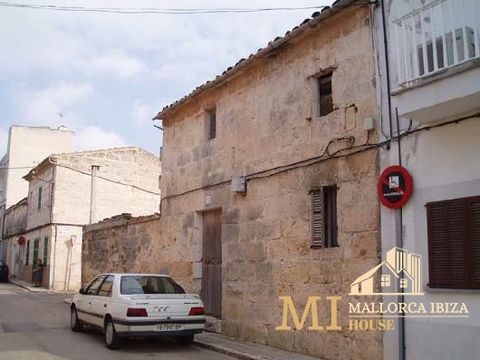 Urban plot. Ground floor for demolition The 2 grouped urban properties that form the plot of the project of 5 semi-detached villas are for sale.