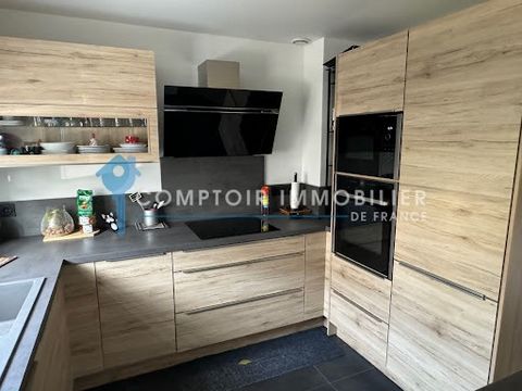 Dept (91) Essonne - A Vendre à Villabé - PAVILLON  DE 94 M2 SANS TRAVAUX - COUP DE COEUR pour cette belle maison à la décoration soignée dans un environnement très calme! Elle se compose au rdc d'une entrée, une cuisine récente et semi-ouverte, un sé...